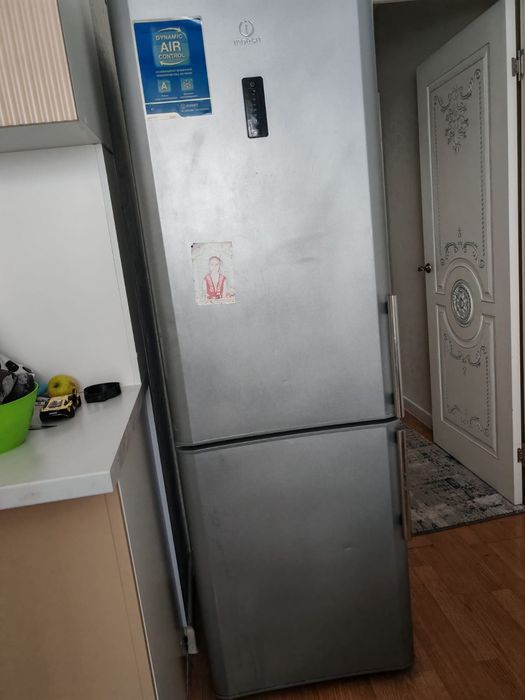 Продам б/у холодильник