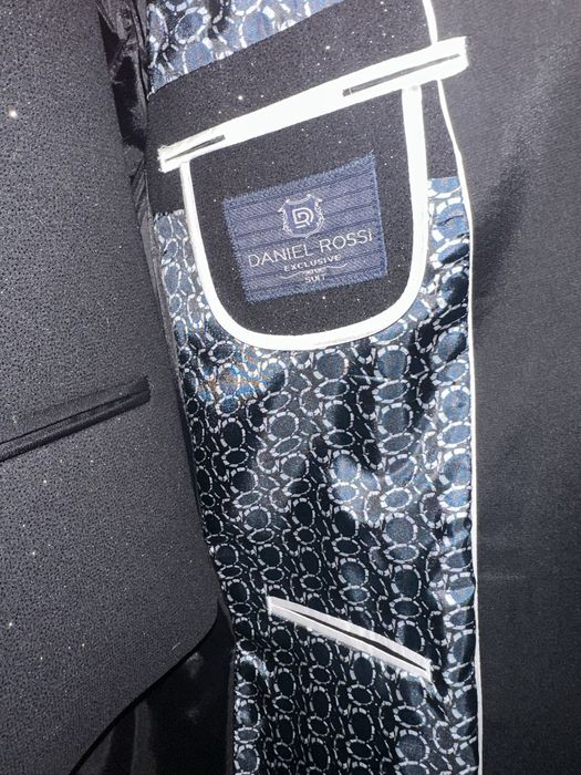 мъжки абитуриентски костюм