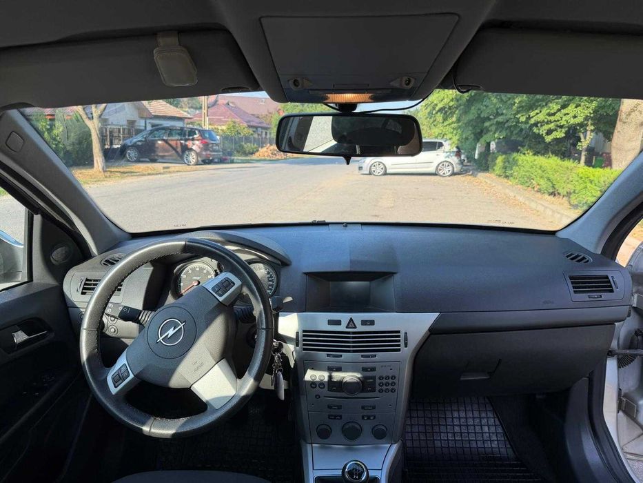 Vand Opel Astra H 2010 – 1.6XER – Clima / Întretinuta