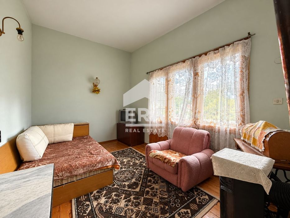 Продава се Къща в с. Горни Окол, Област София-област - 220 кв.м за 587 €/кв.м - Снимка #10