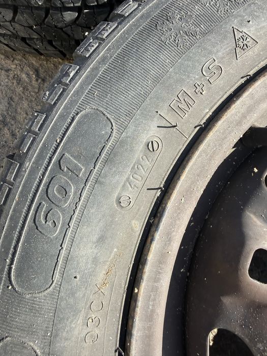 Джанти с зимни гуми 175/65/14  за  vw polo , golf  и други