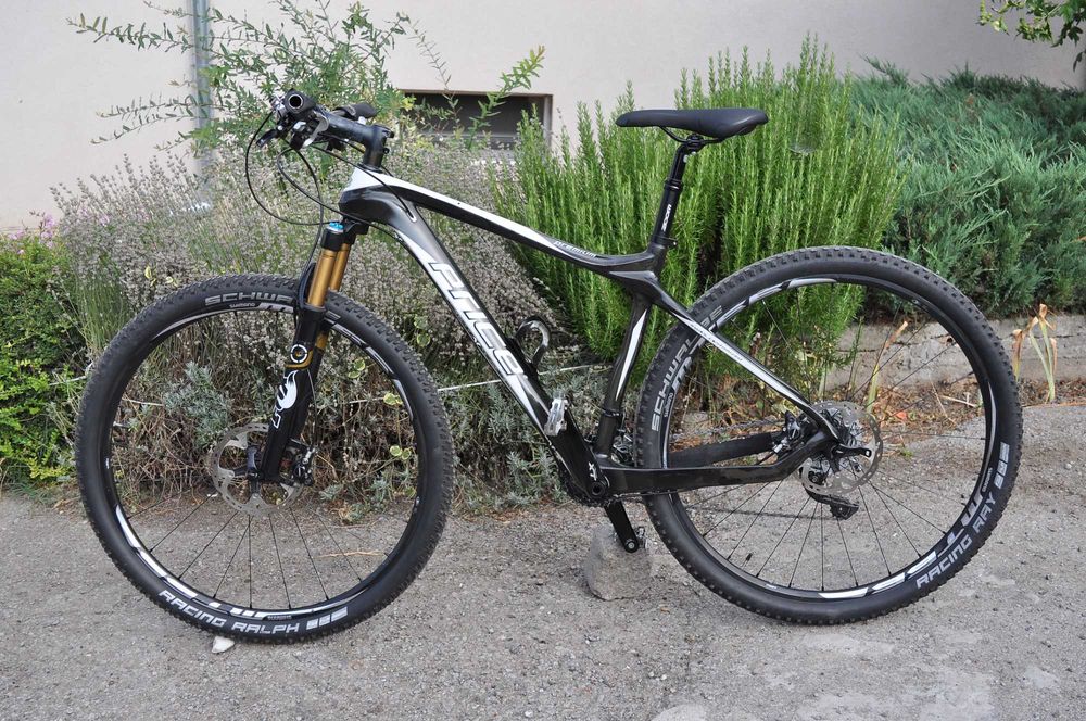 Price Premium 29 цола- Deore XT-карбонов велосипед