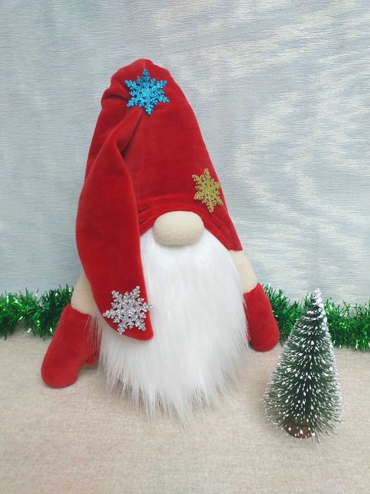 Новогодние гномы, украшения.