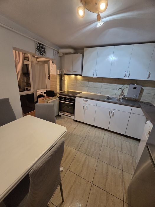 Vanzare apartament 3 camere