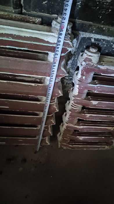 Батареи чугунные 2 шт.