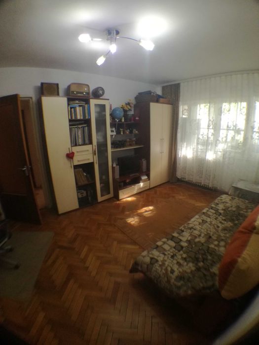 Vând sau schimb apartament 2 camere  in PLoiesti cu similar in Oradea