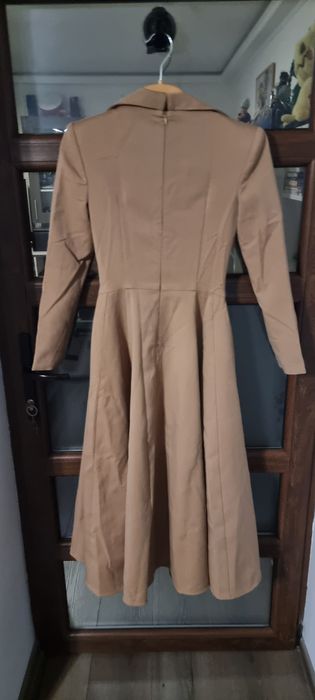 Elowyn - Fit n Flare V-Neck Midi Dress