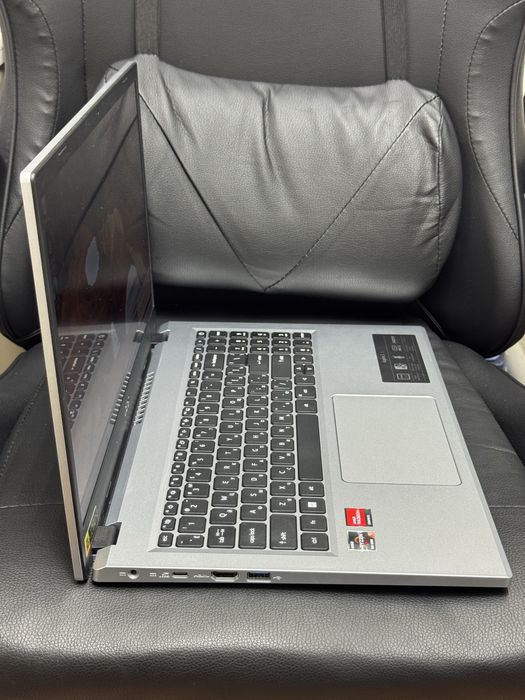 Acer Aspire 3 15 AMD Ryzen 5 7520U with Radeon Graphics 2.80Ghz