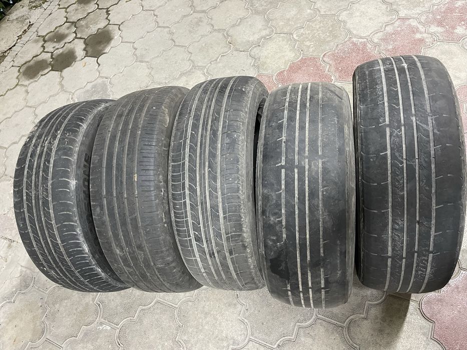 Продам б\у летнию резину
