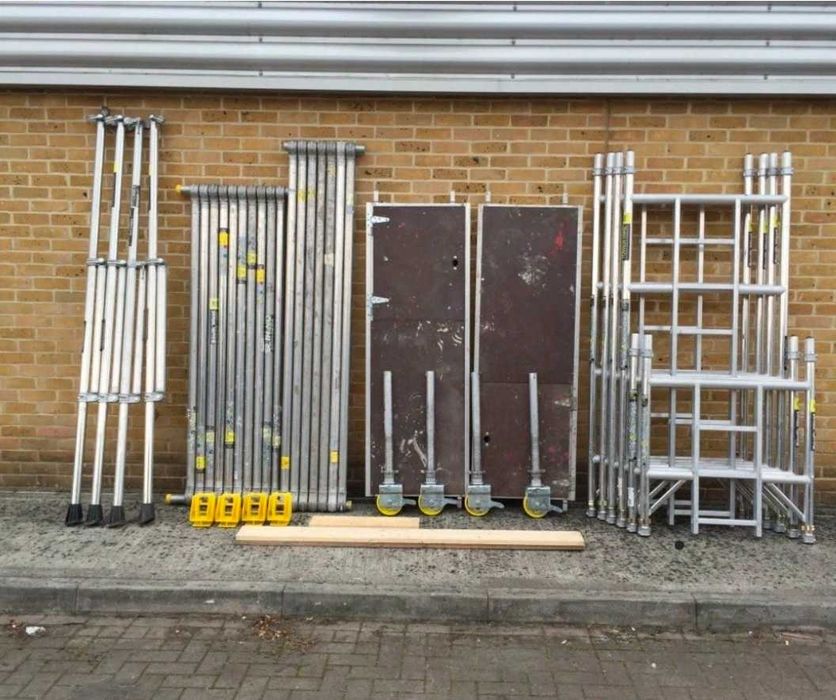 Скеле с колела за лесни маневри.