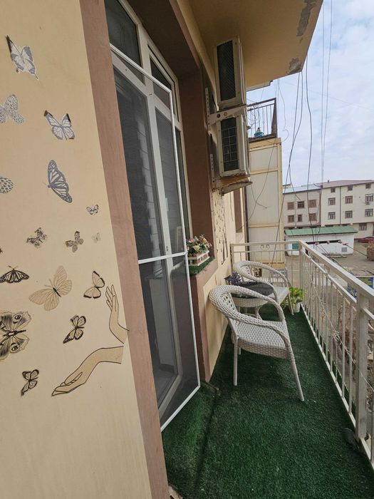 1 хоналик квартира 3 кават кирпичный дом, 6 микр, мадина магазин