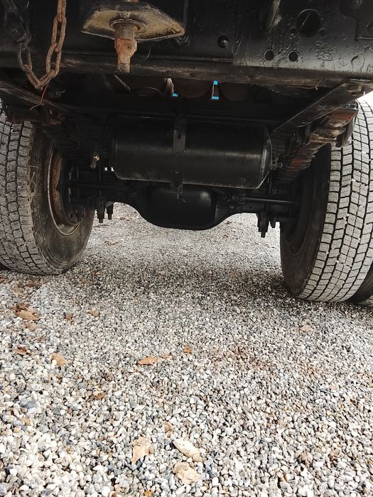 Zil sotiladi narxini kelishamiz