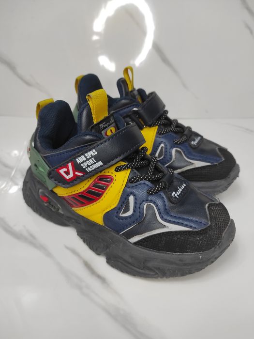 Кроссовки на мальчика