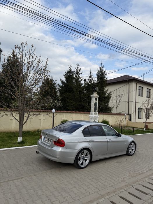 BMW E90 3.0i automat 2008