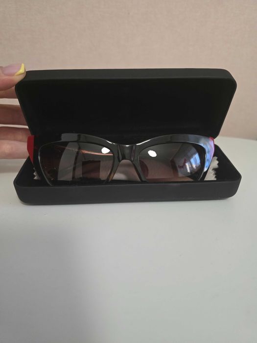 Дамски слънчеви очила DKNY