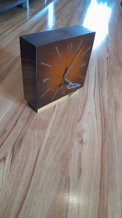 Ретро часовник куфар и рамка