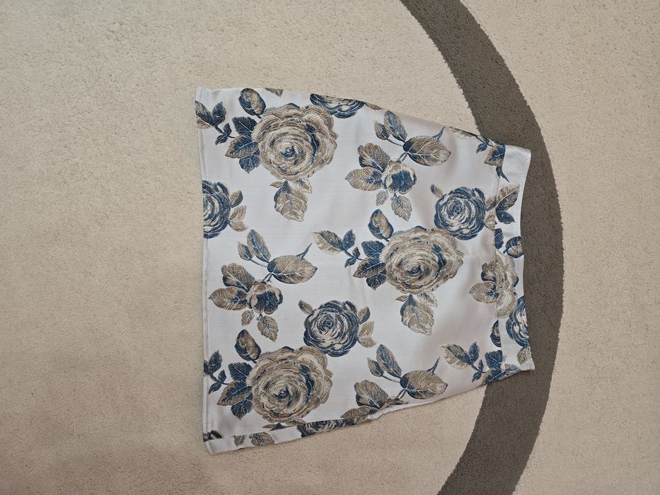 Продавам бутикова поличка