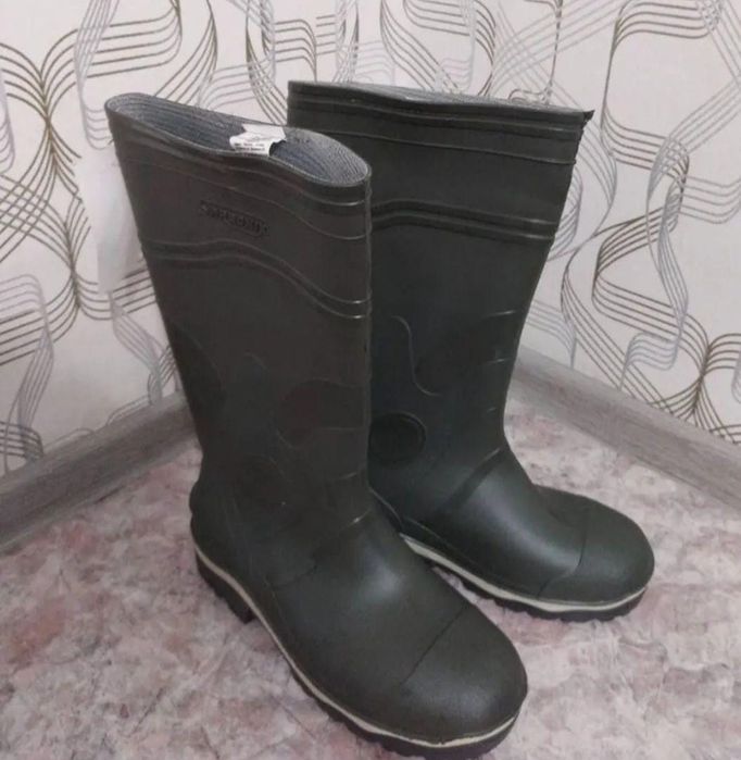 Новый резиновые сапоги