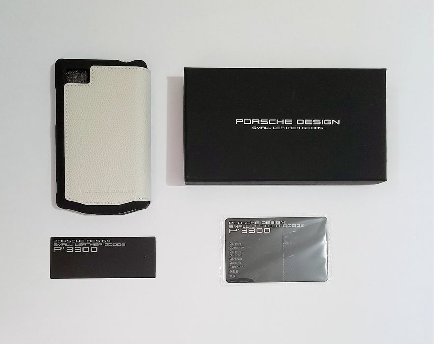 Lot 2 huse BlackBerry Porsche Design P9983.