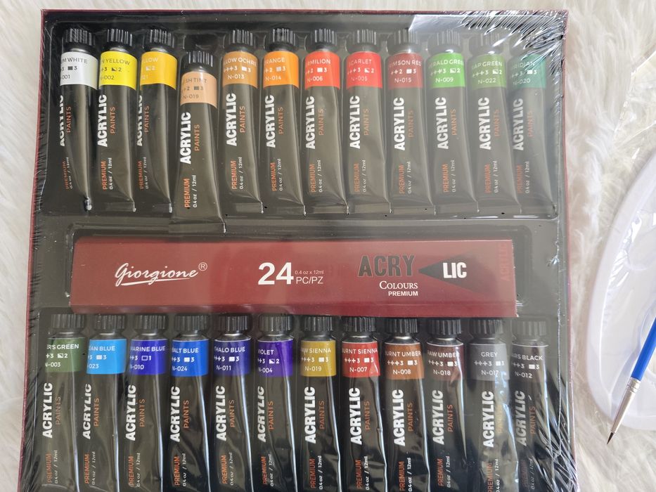 Комплект акрилни бои