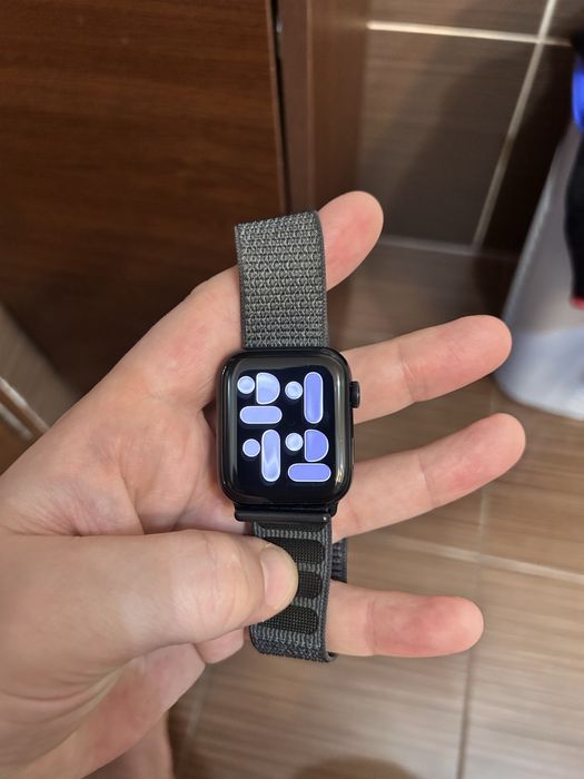 Apple Watch SE2 44 mm Cellular baterie 93%