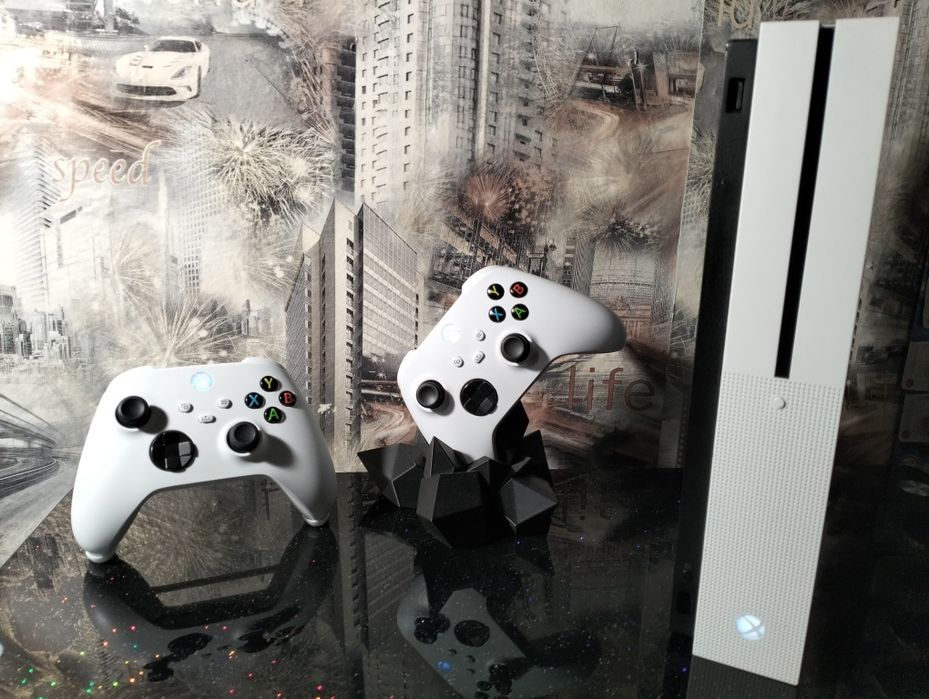 Продам Xbox one S