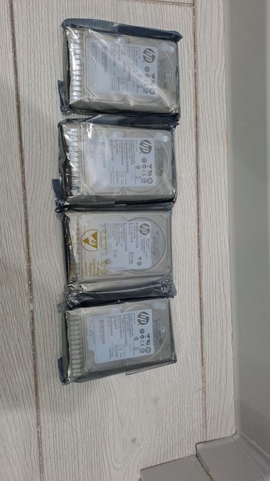 Жесткий диски 600gb 10K SAS