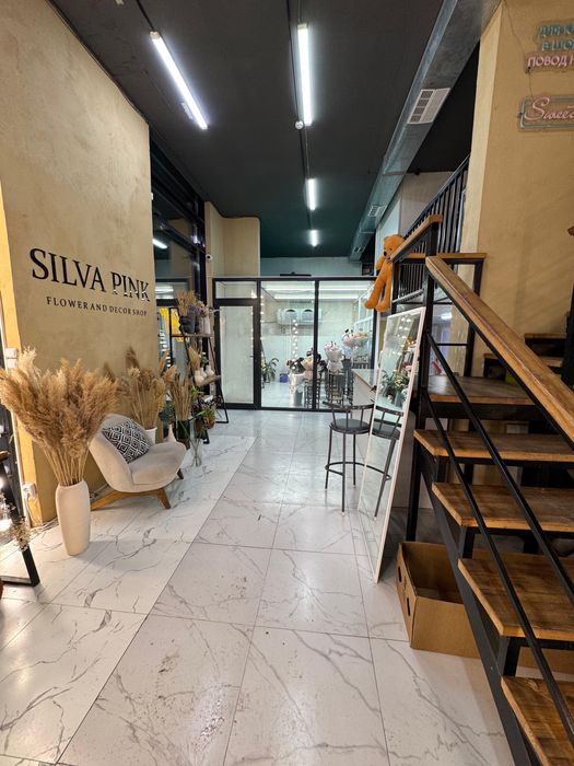 Цветочный магазин продается