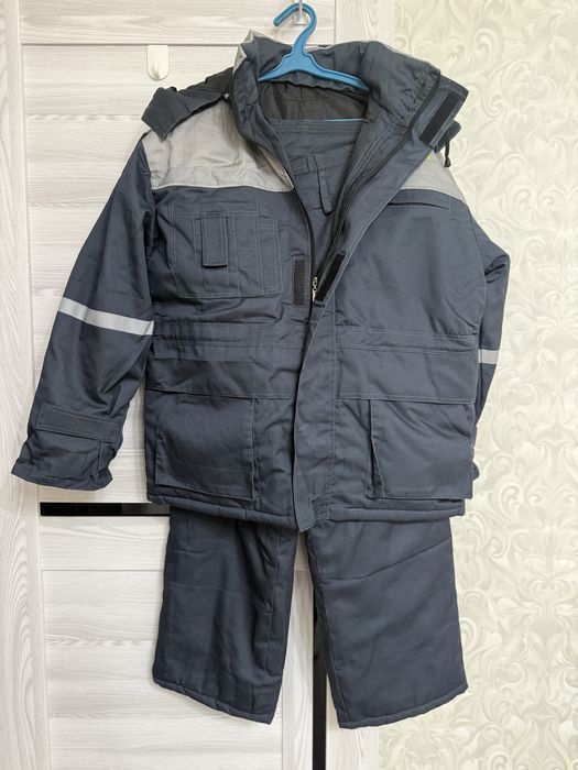 Продается новая, зимняя спец.одежда. Размер 52