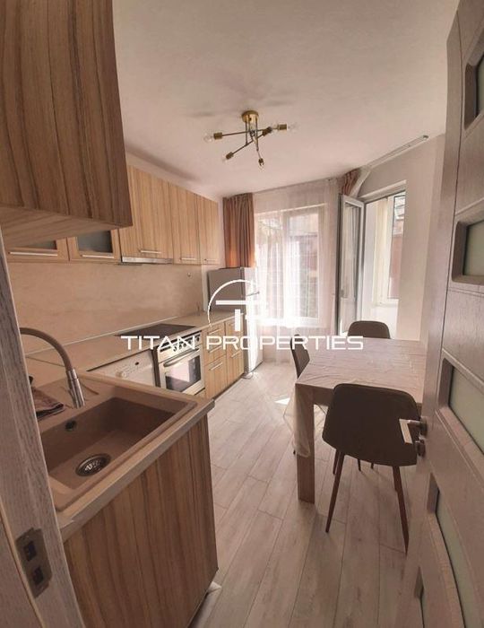 Дава се под наем Тристаен апартамент в Варна, Колхозен пазар - 65 кв.м за 800 € - Снимка #2