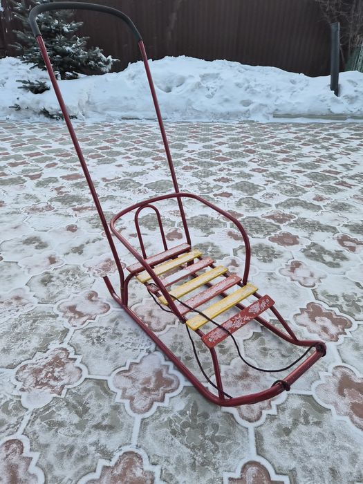 Санки детские  красные