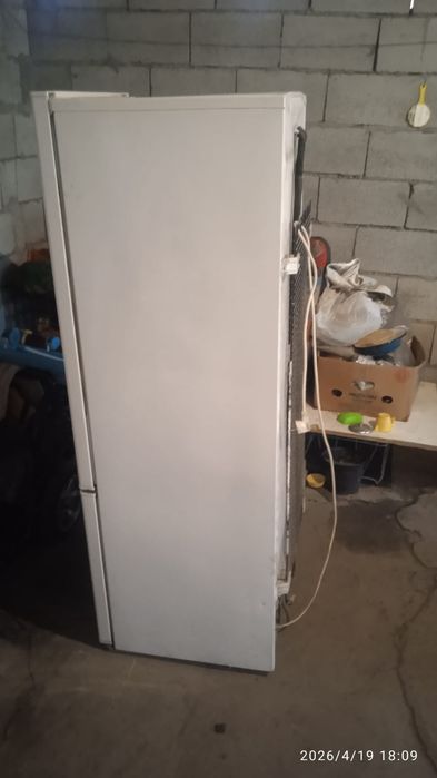 Срочно продам холодильник в рабочем состоянии