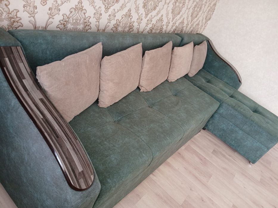 Срочно продам диван