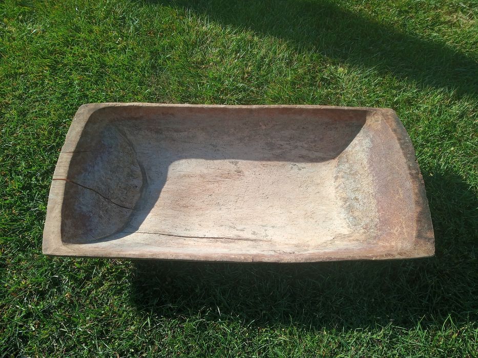 Дървено столче..Нощви.Маса -2 броя.