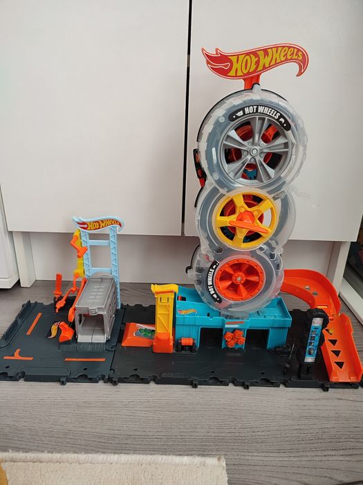 Hot wheels vulcanizare și atelierul de reparatii