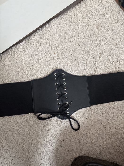 Корсет под формата на колан