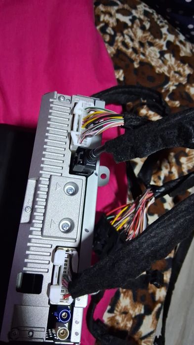 Vând navigație Logan 3 nouă