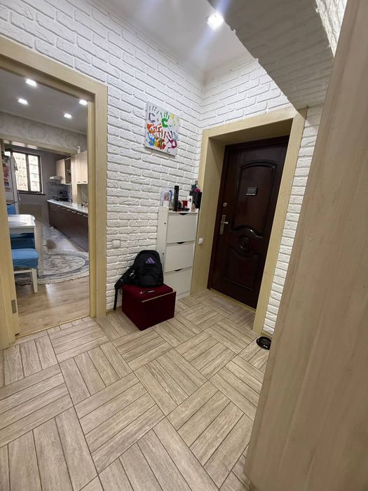 2/4/4 Буз Базар,Максим Горький,БИЙ метро,77 СЕРИЯ Кирпич,2*6 балкон