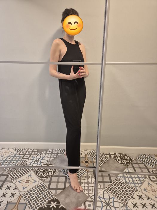 Rochie neagra drapata Zara noua etichetă Măsura S spate gol