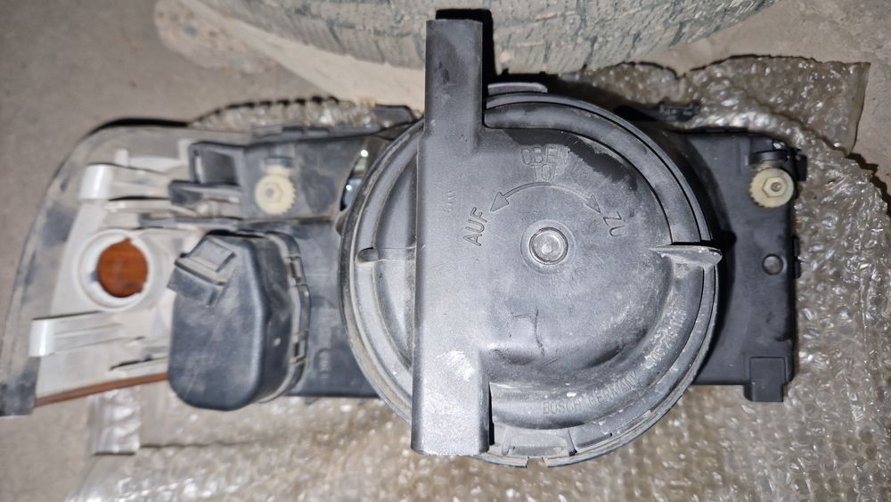 Левая фара на ауди б3