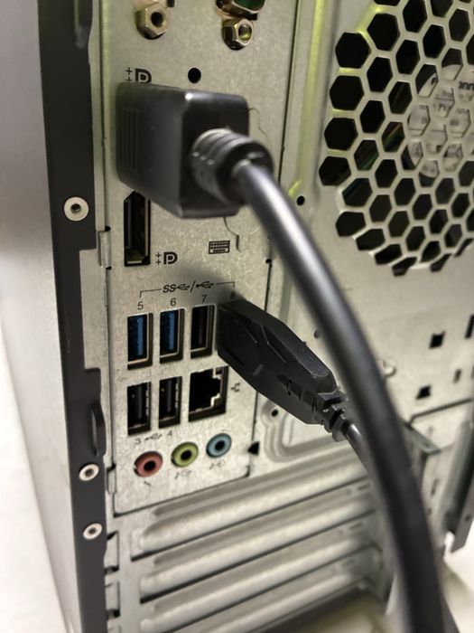 Настолен компютър с монитор 24 Инча