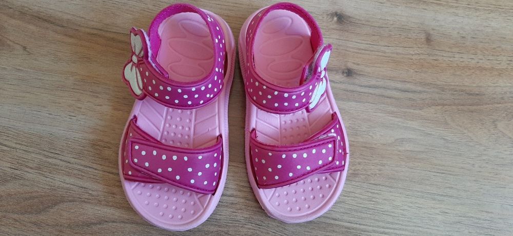 Три чифта обувки за 20лв