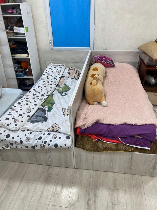 Кровати три штуки