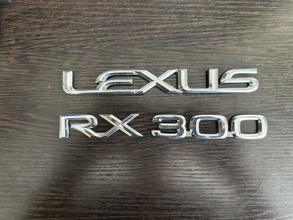 Надпись Lexus RX300