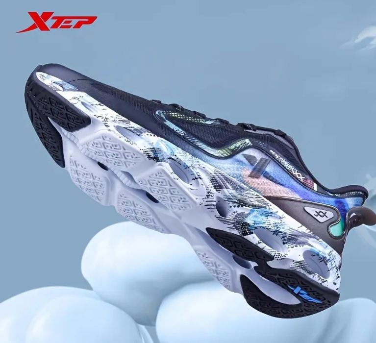 Продам новые кроссовки Xtep