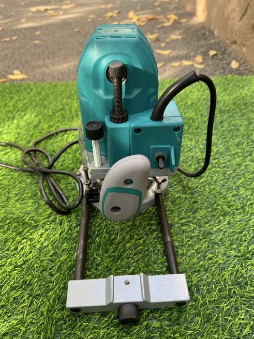 Фрезер вертикальный «TOTAL» 1600 Ватт