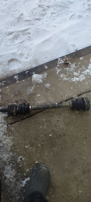 Продам запчасти на Мерседес  190