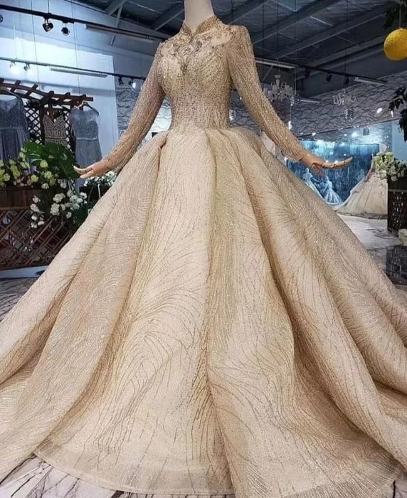 Платье вечернее пышное