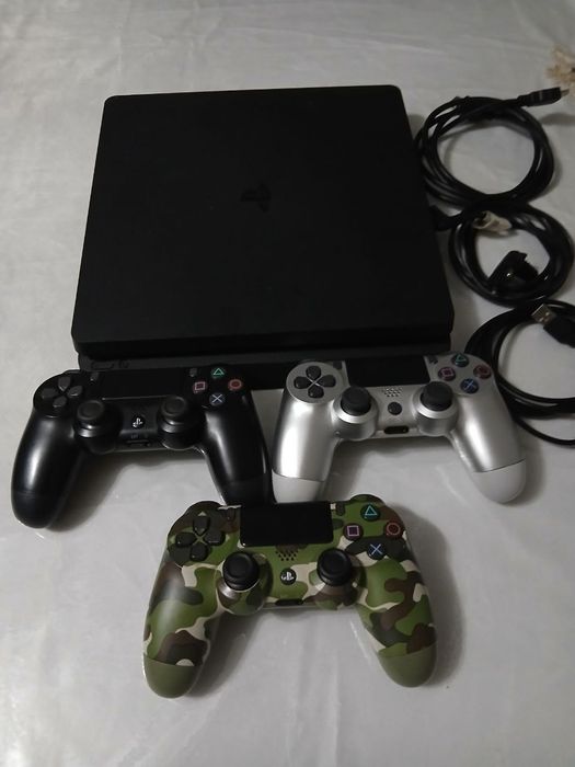 Playstation 4 slim