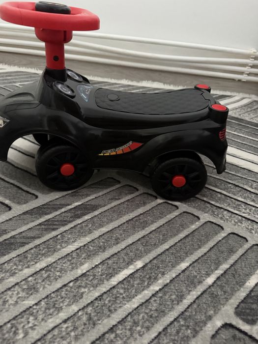 Masinuta Ride-On pentru Copii Car Rider